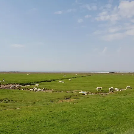 Ferienhaus Kaethchen Am Deich Vor Den Toren Von Sylt Hébergement de vacances